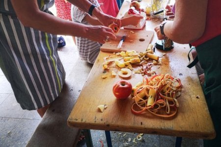 Gemeinsam wird vorbereitet und mit angepackt.